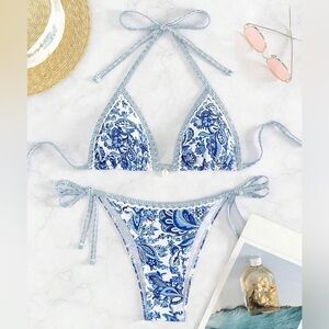 MWT Women’s blue floral plant Paisley bikini set triangle top